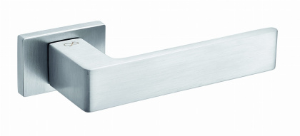 Klamka Apollo RT KART M 700 chrom mat na rozecie prostokątnej Infinity Line