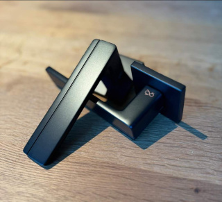 Klamka Platon fit KPF B00 czarna na rozecie kwadratowej Infinity Line