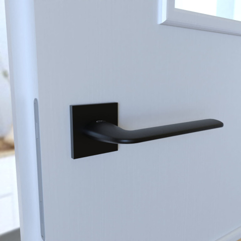 Klamka Stinger fit KSR B00 czarna na rozecie kwadratowej Infinity Line