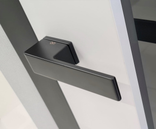 Klamka Polo KPOL B00 czarna na rozecie prostokątnej Infinity Line