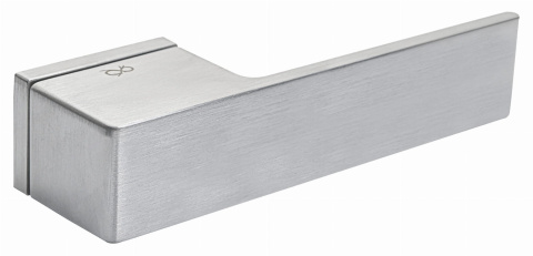 Klamka Polo KPOL M 700 chrom mat na rozecie prostokątnej Infinity Line