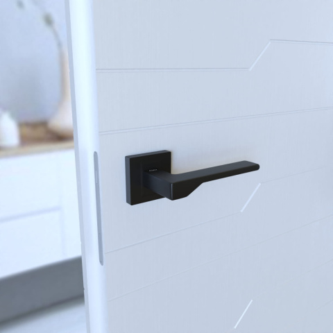 Klamka Nove KNV B00 czarna na rozecie kwadratowej Infinity Line