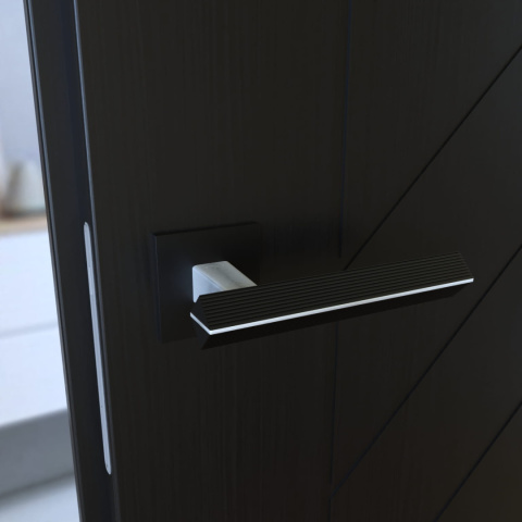 Klamka Carrera KCRA B00/M700 czarna/chrom mat na rozecie kwadratowej Infinity Line