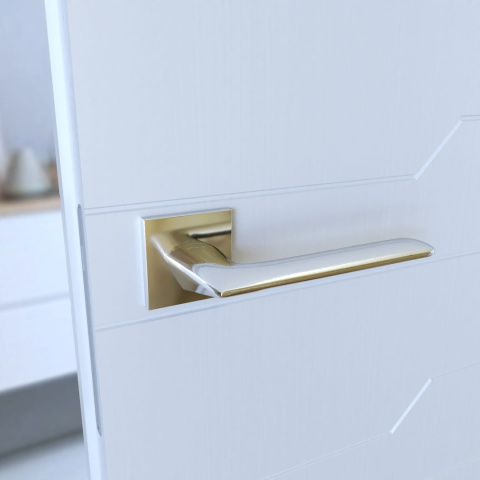 Klamka Giulietta KGUL S 700 chrom na rozecie kwadratowej Infinity Line