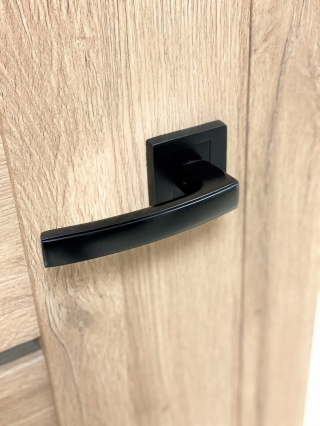 Klamka Hermes KHR B00 czarna na rozecie kwadratowej Infinity Line