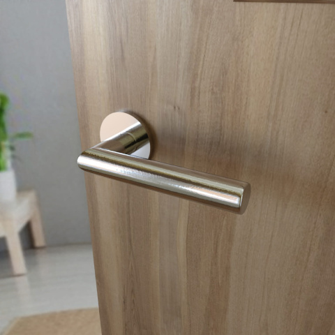 Klamka Ronda fit KRD O 700 chrom na rozecie okrągłej Infinity Line