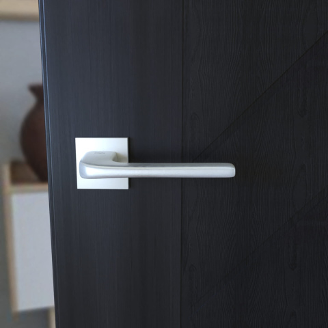 Klamka Solo fit KSO M 700 chrom mat na rozecie kwadratowej Infinity Line