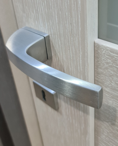 Klamka Spectra KSPC M 700 chrom mat na rozecie prostokątnej Infinity Line