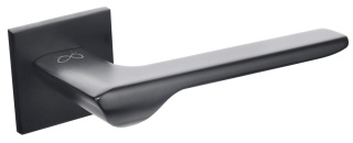 Klamka Linea KLIN S B00 czarna na rozecie kwadratowej Infinity Line