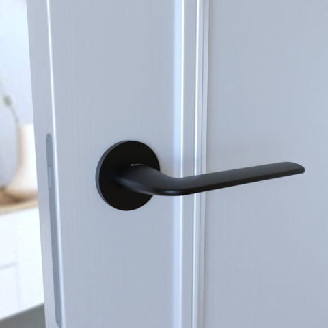 Klamka Stinger fit KSR O B00 czarna na rozecie okrągłej Infinity Line