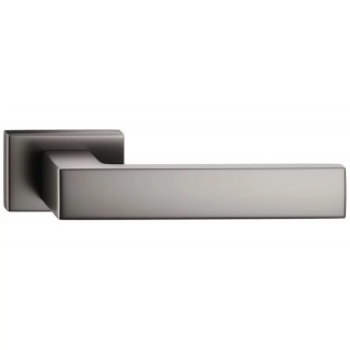 Klamka Focus gunmetal na rozecie prostokątnej Corona