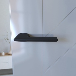 Klamka Lukka KLUK B00 czarna na rozecie owalnej Infinity Line