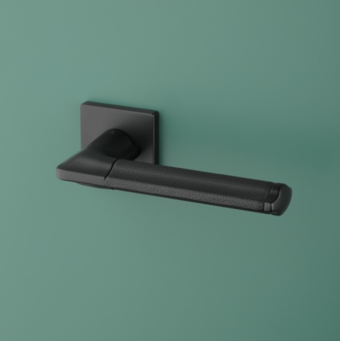 Klamka Aprile Cypresia Q Slim 7mm BK/BLACK LEATHER czarny matowy / czarna skóra na rozecie kwadratowej Enger