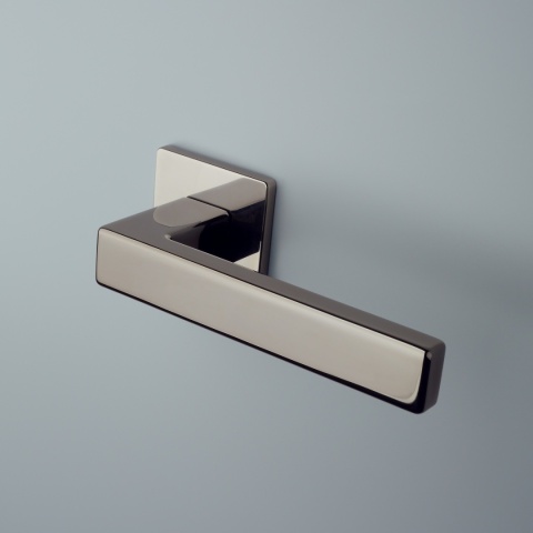 Klamka Aprile Tilia Q Super Slim 5mm US PVD antracyt polerowany PVD na rozecie kwadratowej Enger
