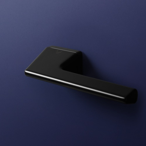 Klamka Ventus czarna na rozecie prostokątnej VDS