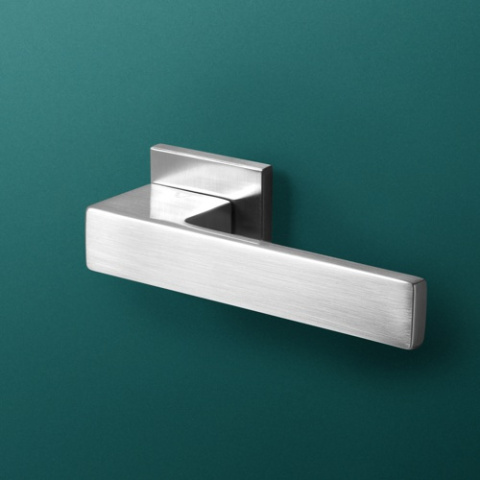 Klamka Total Q fit chrom-satyna na rozecie kwadratowej VDS