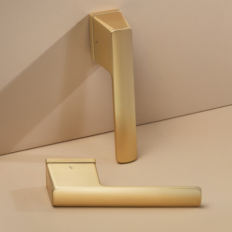 Klamka Enzo fit złoty-satyna na rozecie prostokątnej VDS