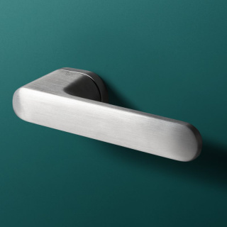 Klamka Mavic chrom szczotkowany na rozecie owalnej VDS