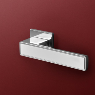 Klamka Total Q Insert fit chrom/biały na rozecie kwadratowej VDS