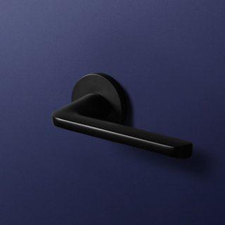 Klamka Yoko fit czarna na rozecie okrągłej VDS