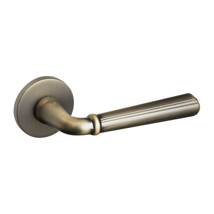 Klamka Cascada fit cuero na rozecie okrągłej VDS