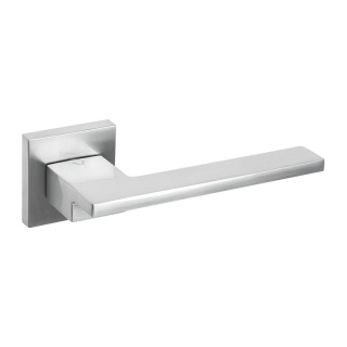 Klamka Cosmo chrom-satyna na rozecie kwadratowej VDS