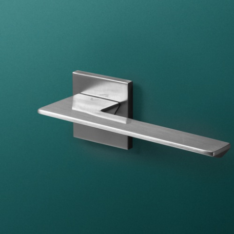 Klamka Vip fit chrom-satyna na rozecie kwadratowej VDS