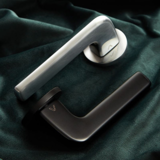 Klamka Divo fit czarna na rozecie okrągłej VDS