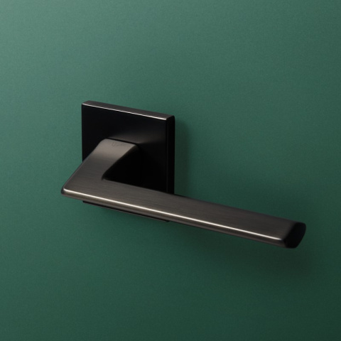 Klamka Ever fit antracyt na rozecie kwadratowej VDS