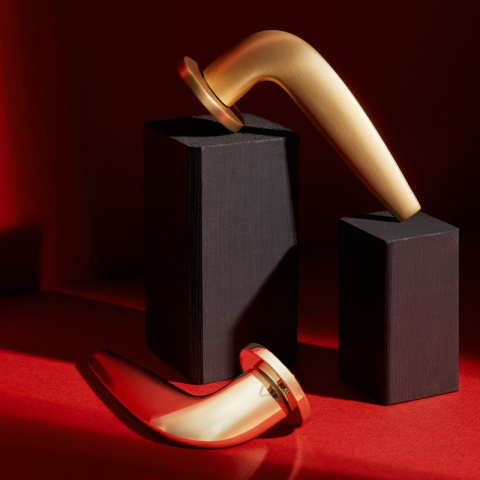 Klamka Julia fit złota PVD na rozecie okrągłej VDS