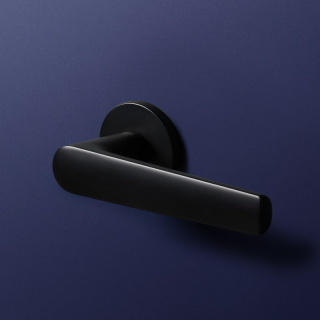 Klamka Mila fit czarna na rozecie okrągłej VDS