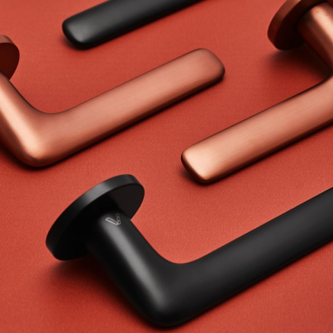 Klamka Ono fit czarna na rozecie okrągłej VDS