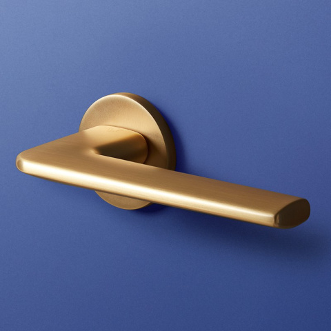 Klamka Andrea fit złoty-satyna na rozecie okrągłej VDS