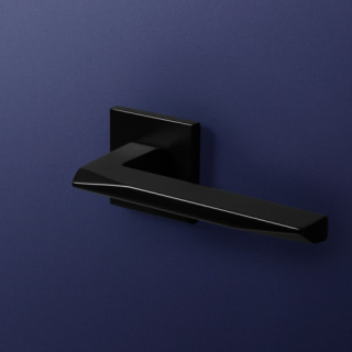 Klamka Zoe fit czarna na rozecie kwadratowej VDS