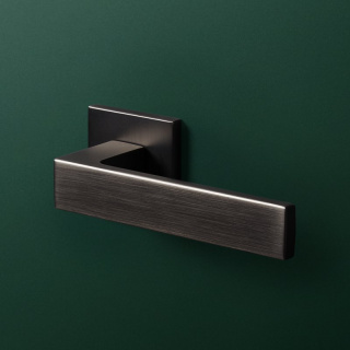 Klamka Spark fit antracyt na rozecie kwadratowej VDS