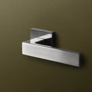 Klamka Warna nikiel-satyna na rozecie kwadratowej VDS