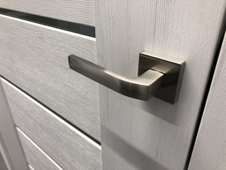 Klamka Carlo KCL 300 satyna na rozecie kwadratowej Infinity Line