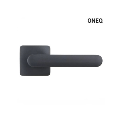 Klamka One Q tytan na rozecie kwadratowej z rozetą na wkładkę Colombo