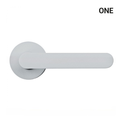 Klamka One biała na rozecie okrągłej z rozetą na klucz Colombo