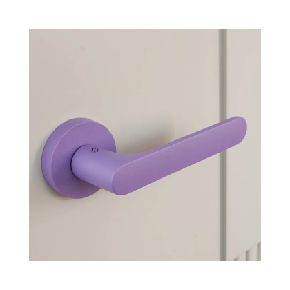 Klamka One fioletowy na rozecie okrągłej Colombo