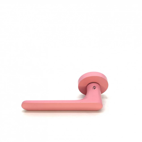 Klamka One różowy antyczny na rozecie okrągłej Colombo