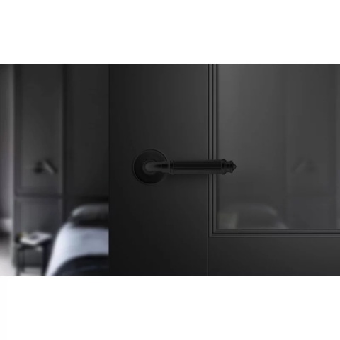 Klamka Aria R CL czarna na rozecie okrągłej Corona