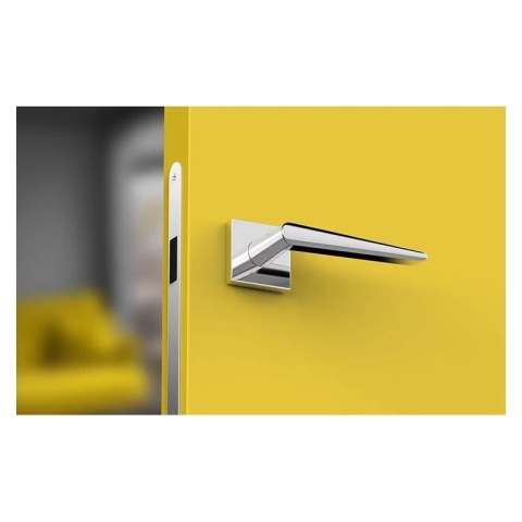 Klamka Arrow chrom na rozecie kwadratowej Corona