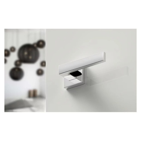 Klamka Focus chrom na rozecie kwadratowej Corona