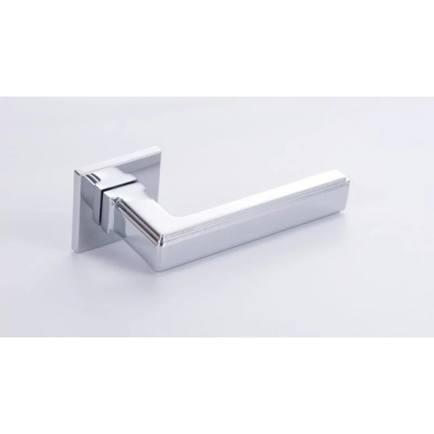 Klamka Royal Slim chrom błyszczący na rozecie kwadratowej Corona