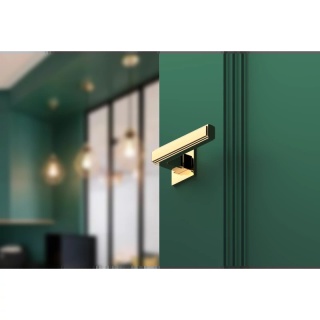 Klamka Royal Slim mosiądz błyszczący PVD na rozecie kwadratowej Corona