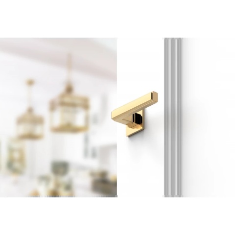 Klamka Royal Slim mosiądz błyszczący PVD na rozecie kwadratowej Corona